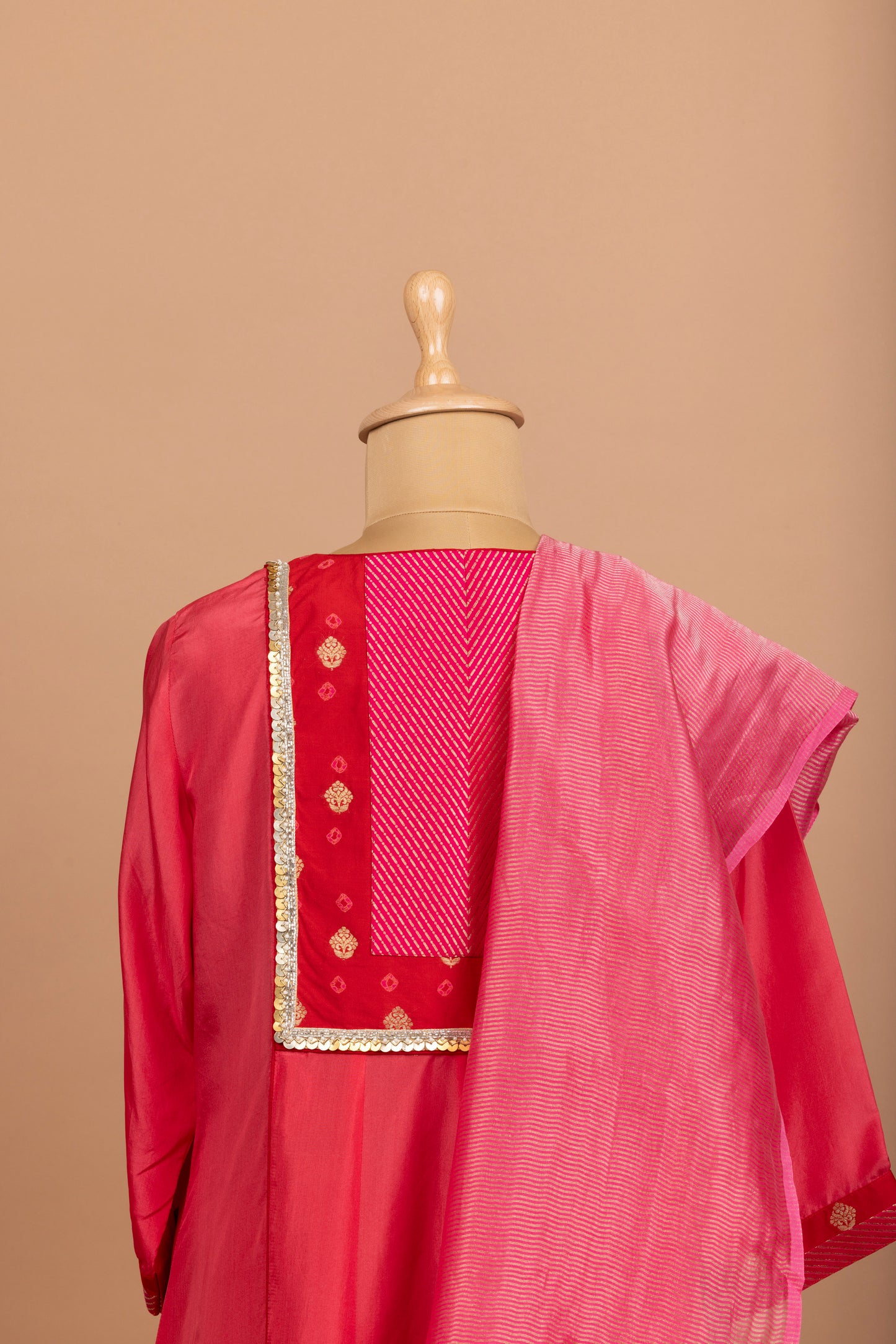 A/3-22: Threads of heritage