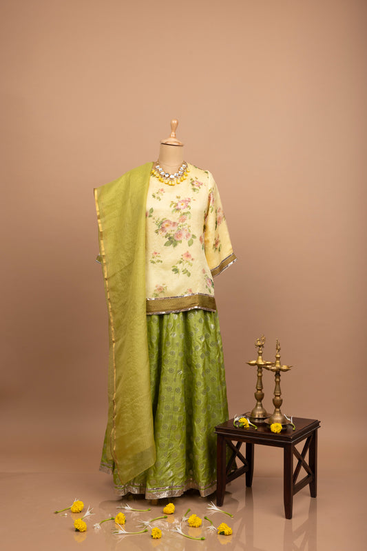 A/2-31: Floral glamour