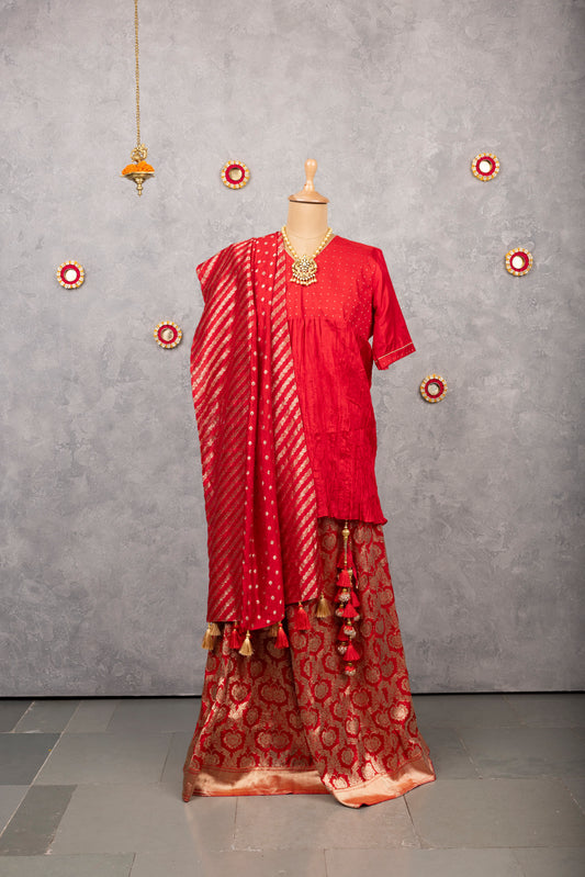 A/3-16: Floral jaal in gold