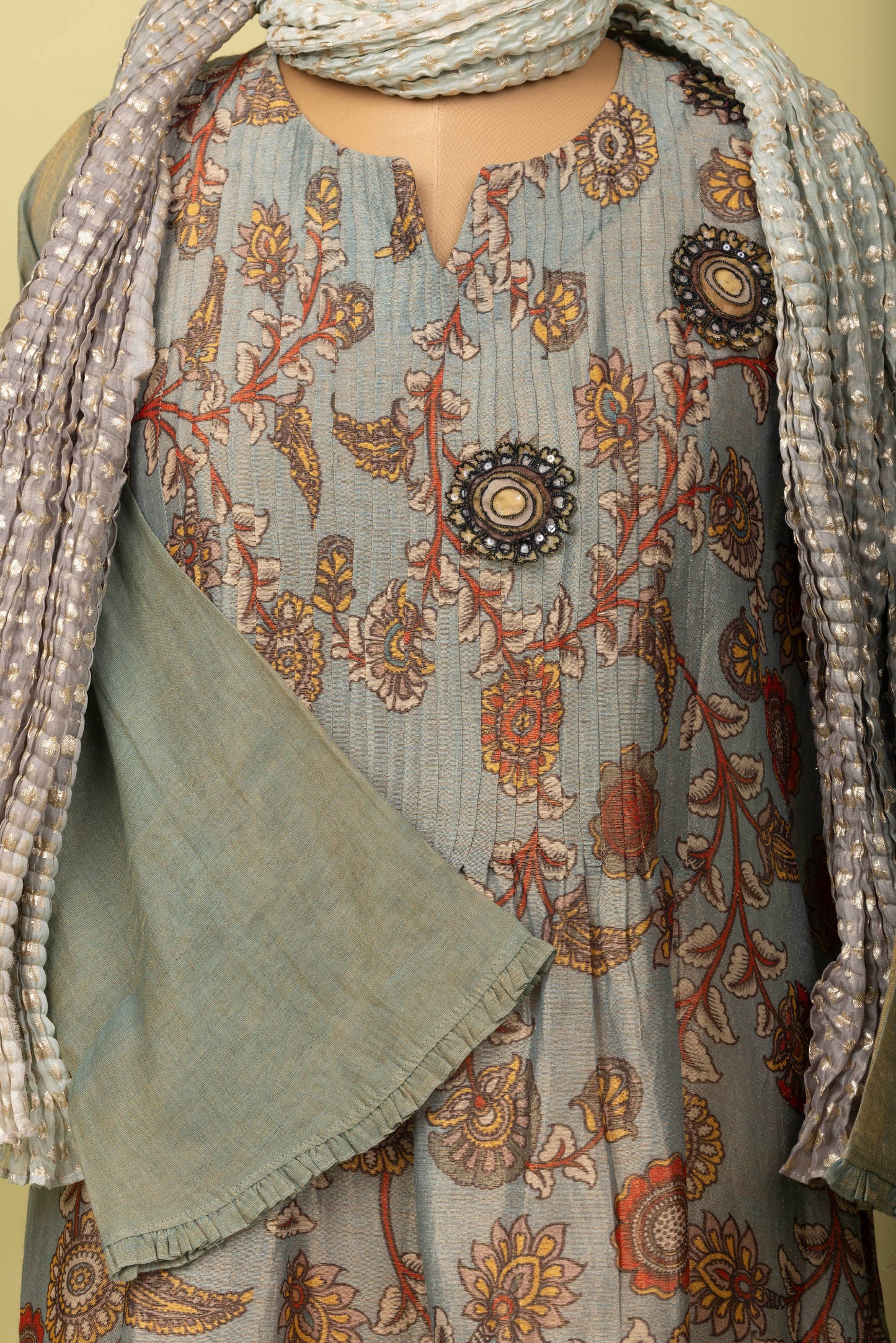 A/3-1: Floral elegance