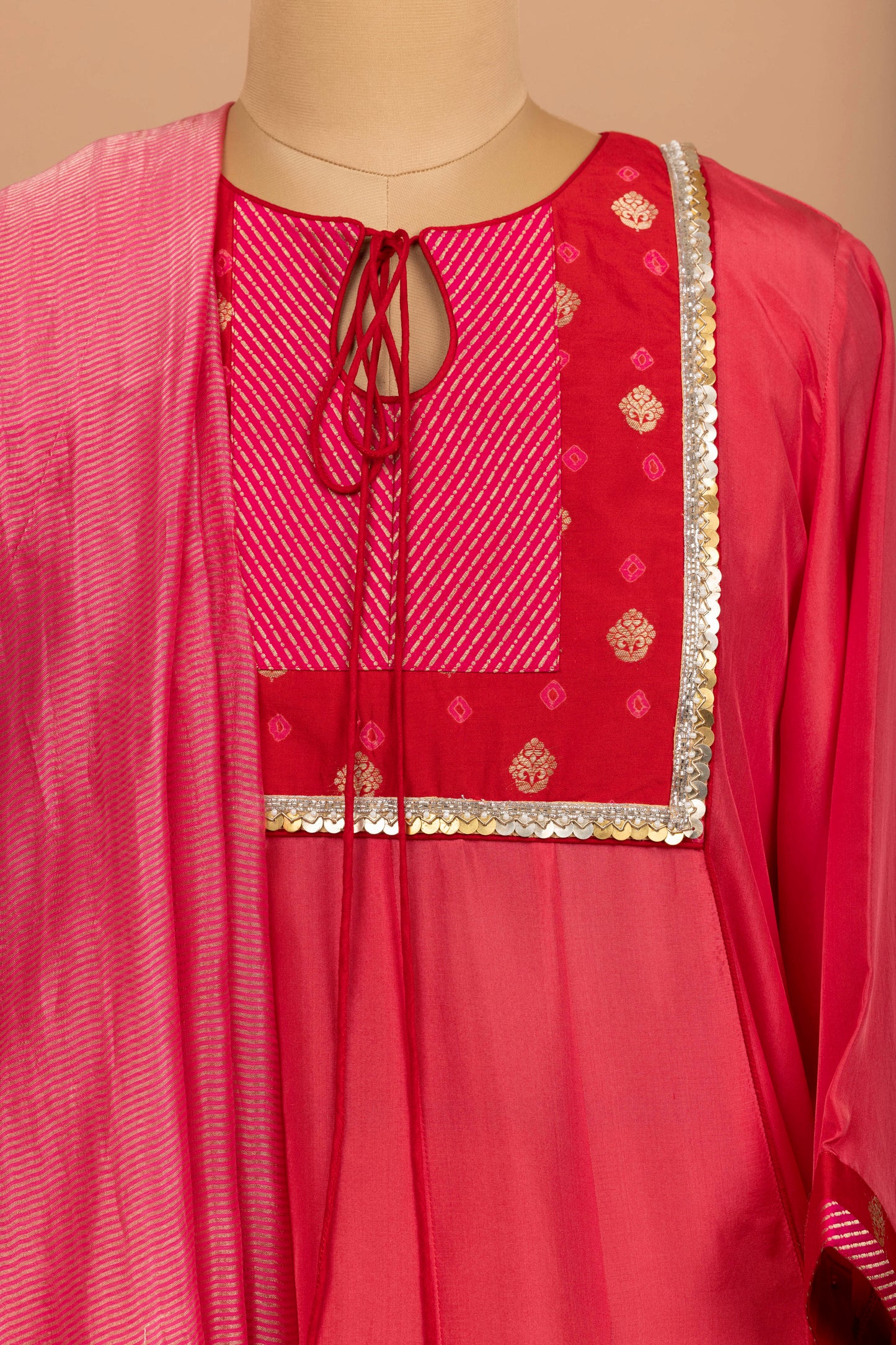 A/3-22: Threads of heritage