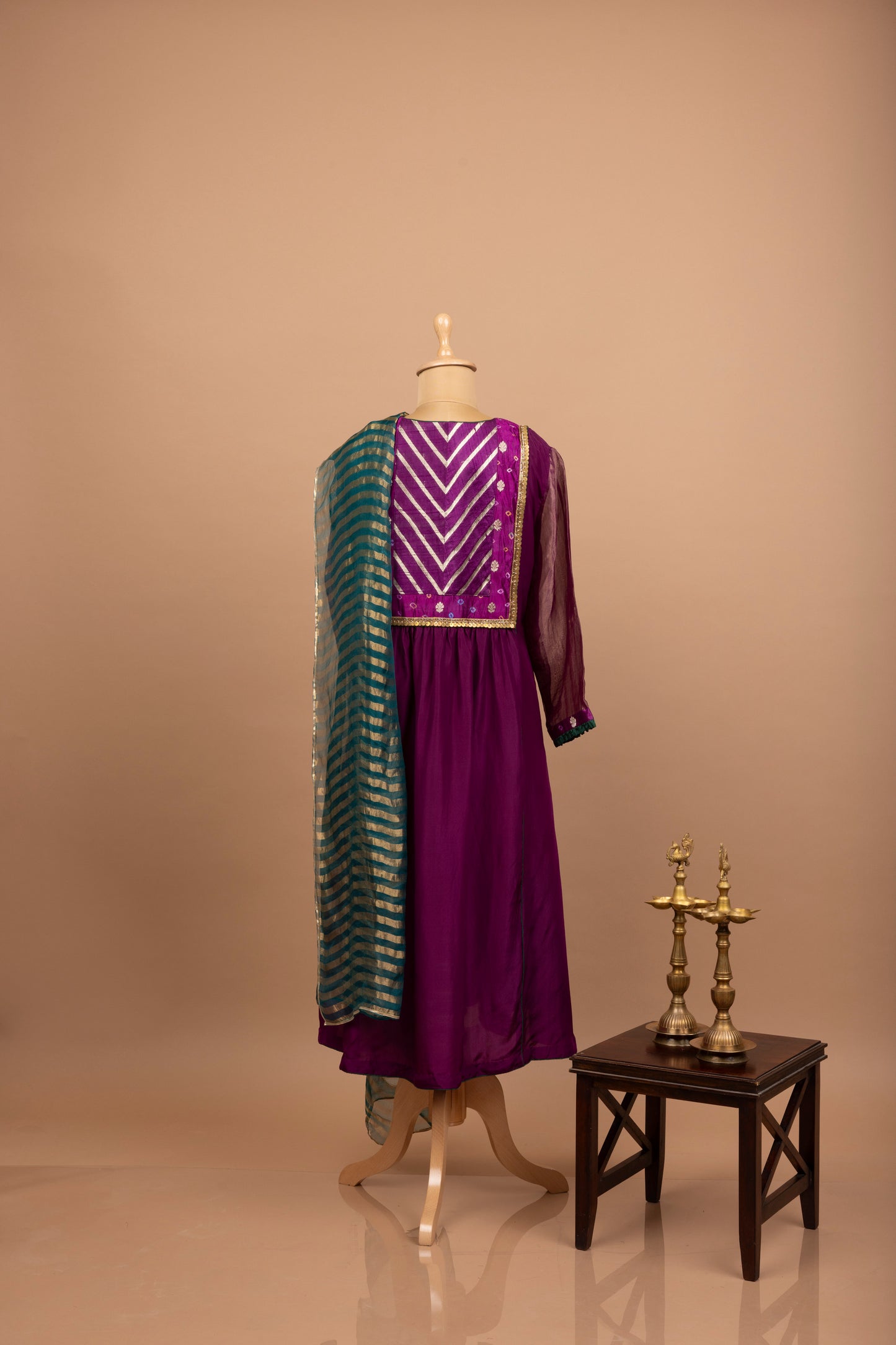 A/3-17: Threads of heritage