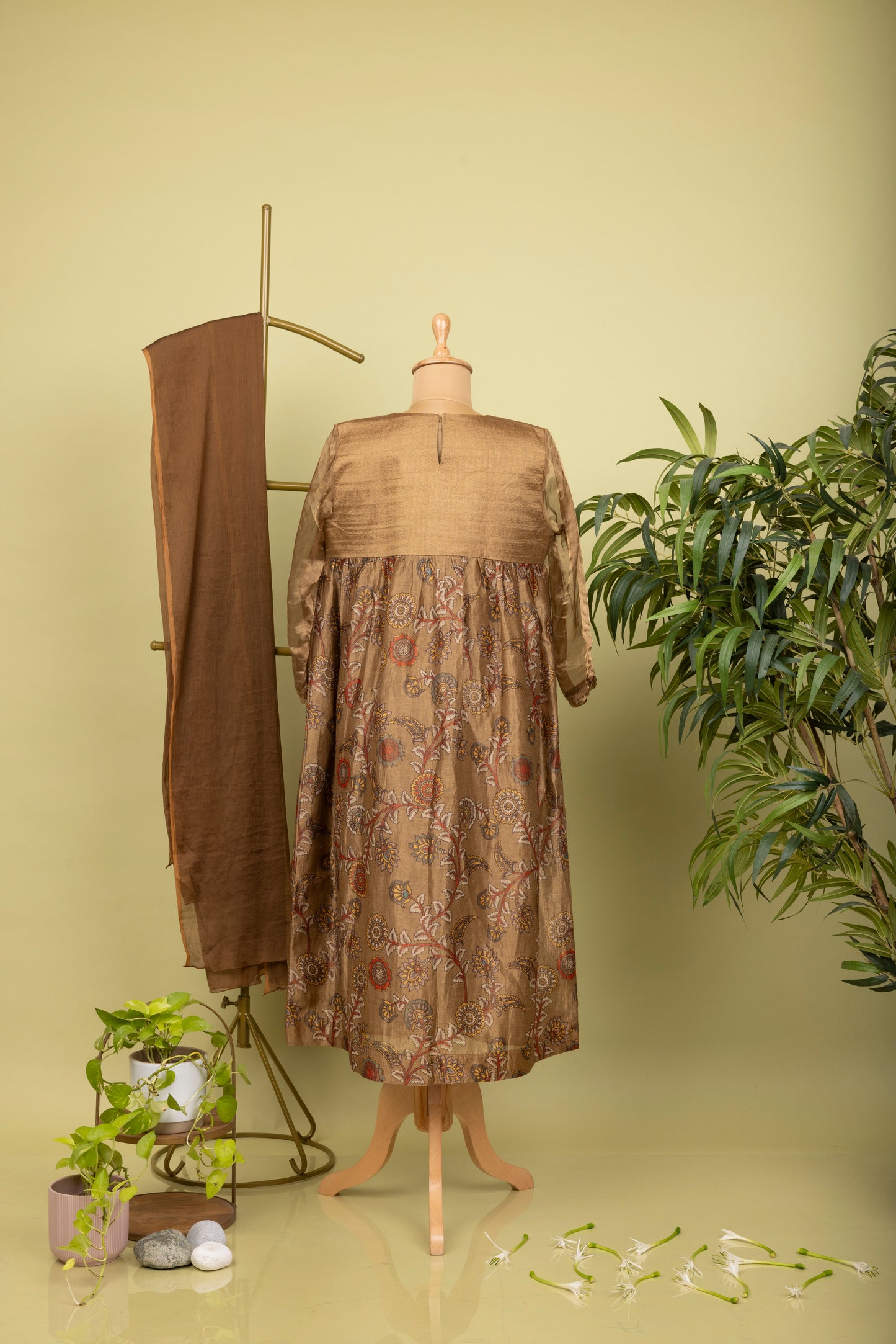 A/3-2: Floral elegance